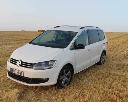 Белый Фольксваген Шаран, объемом двигателя 1.4 л и пробегом 245 тыс. км за 10000 $, фото 1 на Automoto.ua