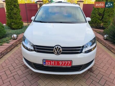 Фольксваген Шаран 2014 в Краматорске на Automoto.ua Белый Фольксваген Шаран, объемом двигателя 2 л и пробегом 246 тыс. км за 14299 $, фото 1 на Automoto.ua