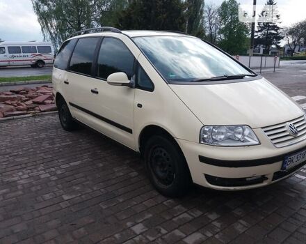 Бежевый Фольксваген Шаран, объемом двигателя 1.9 л и пробегом 343 тыс. км за 3500 $, фото 3 на Automoto.ua