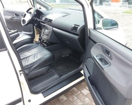 Бежевый Фольксваген Шаран, объемом двигателя 1.9 л и пробегом 343 тыс. км за 3500 $, фото 9 на Automoto.ua