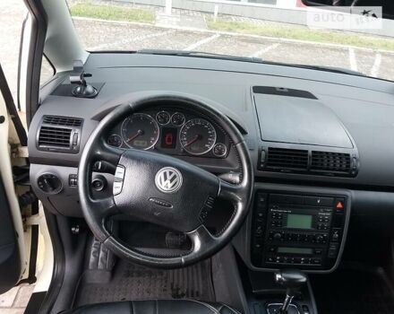 Бежевый Фольксваген Шаран, объемом двигателя 1.9 л и пробегом 343 тыс. км за 3500 $, фото 11 на Automoto.ua