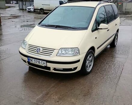 Бежевый Фольксваген Шаран, объемом двигателя 1.9 л и пробегом 345 тыс. км за 5500 $, фото 1 на Automoto.ua