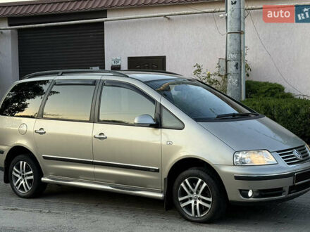 Фольксваген Шаран 2007 в Одессе на Automoto.ua Бежевый Фольксваген Шаран, объемом двигателя 1.8 л и пробегом 280 тыс. км за 7150 $, фото 1 на Automoto.ua