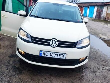 Бежевый Фольксваген Шаран, объемом двигателя 1.97 л и пробегом 324 тыс. км за 12500 $, фото 1 на Automoto.ua