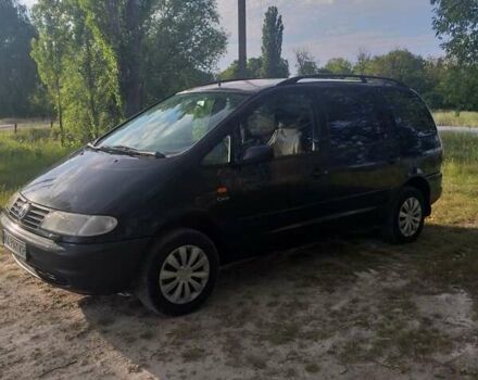 Черный Фольксваген Шаран, объемом двигателя 2.8 л и пробегом 390 тыс. км за 2500 $, фото 1 на Automoto.ua