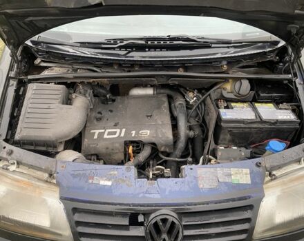 Чорний Фольксваген Шаран, об'ємом двигуна 1.9 л та пробігом 361 тис. км за 1800 $, фото 4 на Automoto.ua