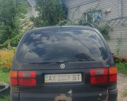 Черный Фольксваген Шаран, объемом двигателя 1.98 л и пробегом 350 тыс. км за 2800 $, фото 3 на Automoto.ua