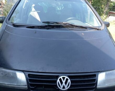 Черный Фольксваген Шаран, объемом двигателя 1.9 л и пробегом 220 тыс. км за 2100 $, фото 1 на Automoto.ua