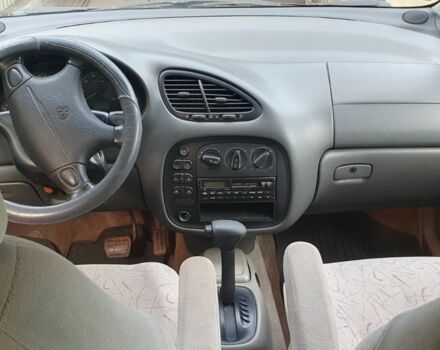 Черный Фольксваген Шаран, объемом двигателя 2 л и пробегом 300 тыс. км за 4000 $, фото 5 на Automoto.ua