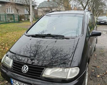 Черный Фольксваген Шаран, объемом двигателя 1.9 л и пробегом 405 тыс. км за 3450 $, фото 1 на Automoto.ua