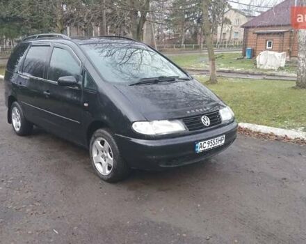Черный Фольксваген Шаран, объемом двигателя 1.9 л и пробегом 391 тыс. км за 2950 $, фото 1 на Automoto.ua