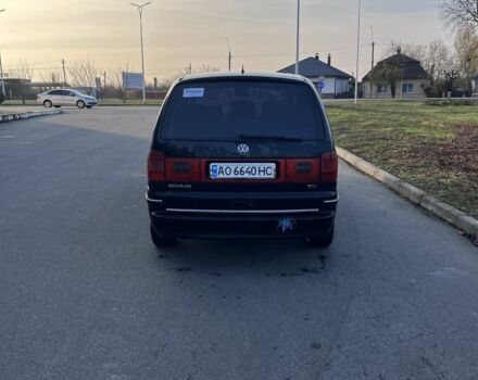 Черный Фольксваген Шаран, объемом двигателя 1.9 л и пробегом 397 тыс. км за 3200 $, фото 4 на Automoto.ua