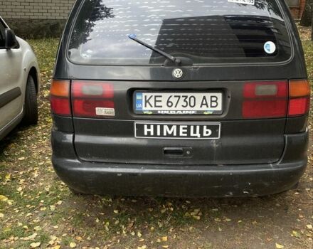 Черный Фольксваген Шаран, объемом двигателя 2.8 л и пробегом 340 тыс. км за 1700 $, фото 1 на Automoto.ua