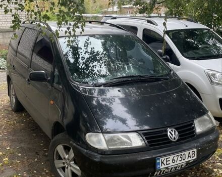 Черный Фольксваген Шаран, объемом двигателя 2.8 л и пробегом 340 тыс. км за 1700 $, фото 2 на Automoto.ua