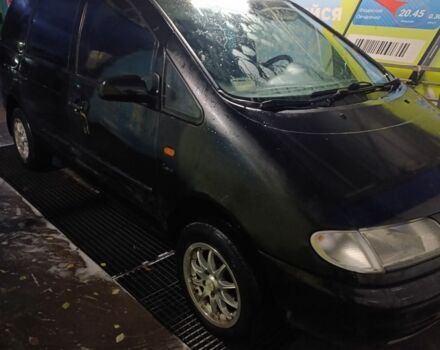 Черный Фольксваген Шаран, объемом двигателя 2 л и пробегом 250 тыс. км за 1950 $, фото 5 на Automoto.ua