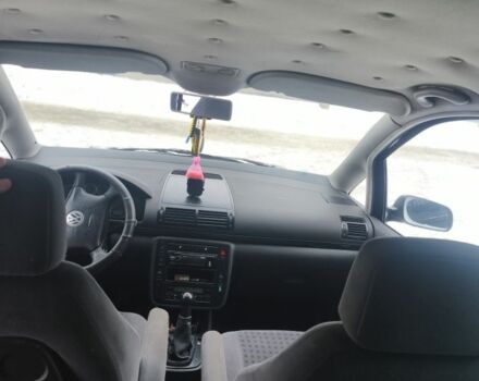 Черный Фольксваген Шаран, объемом двигателя 2 л и пробегом 438 тыс. км за 5700 $, фото 4 на Automoto.ua