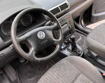 Черный Фольксваген Шаран, объемом двигателя 1.9 л и пробегом 522 тыс. км за 4200 $, фото 3 на Automoto.ua