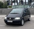 Черный Фольксваген Шаран, объемом двигателя 1.9 л и пробегом 375 тыс. км за 4791 $, фото 1 на Automoto.ua