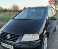 Черный Фольксваген Шаран, объемом двигателя 1.9 л и пробегом 400 тыс. км за 3950 $, фото 1 на Automoto.ua