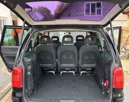 Черный Фольксваген Шаран, объемом двигателя 1.9 л и пробегом 522 тыс. км за 4200 $, фото 4 на Automoto.ua