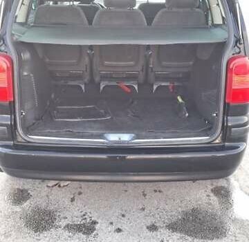 Черный Фольксваген Шаран, объемом двигателя 1.78 л и пробегом 236 тыс. км за 5500 $, фото 6 на Automoto.ua