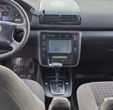 Черный Фольксваген Шаран, объемом двигателя 1.78 л и пробегом 236 тыс. км за 5500 $, фото 12 на Automoto.ua