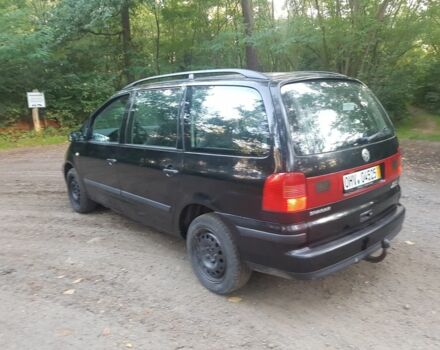 Черный Фольксваген Шаран, объемом двигателя 1.9 л и пробегом 235 тыс. км за 4063 $, фото 6 на Automoto.ua