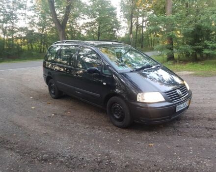 Черный Фольксваген Шаран, объемом двигателя 1.9 л и пробегом 235 тыс. км за 4063 $, фото 2 на Automoto.ua