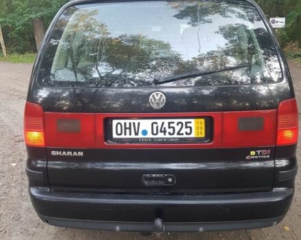 Черный Фольксваген Шаран, объемом двигателя 1.9 л и пробегом 235 тыс. км за 4063 $, фото 5 на Automoto.ua