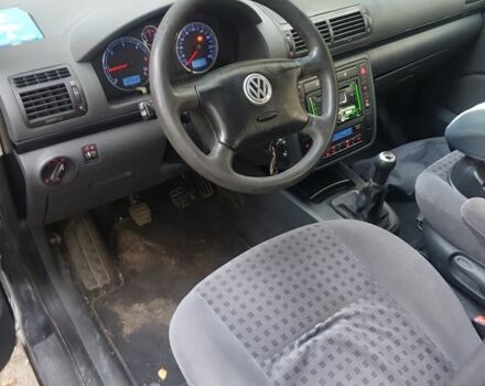 Черный Фольксваген Шаран, объемом двигателя 1.9 л и пробегом 235 тыс. км за 4063 $, фото 8 на Automoto.ua