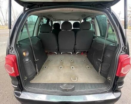 Черный Фольксваген Шаран, объемом двигателя 1.9 л и пробегом 223 тыс. км за 5500 $, фото 3 на Automoto.ua