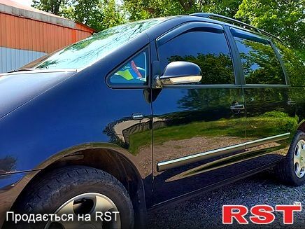 Черный Фольксваген Шаран, объемом двигателя 1.9 л и пробегом 340 тыс. км за 8500 $, фото 4 на Automoto.ua