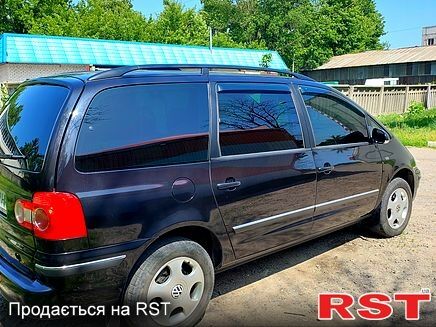 Черный Фольксваген Шаран, объемом двигателя 1.9 л и пробегом 340 тыс. км за 8500 $, фото 3 на Automoto.ua