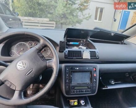 Черный Фольксваген Шаран, объемом двигателя 1.97 л и пробегом 291 тыс. км за 3000 $, фото 3 на Automoto.ua