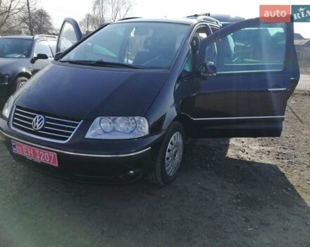 Черный Фольксваген Шаран, объемом двигателя 2 л и пробегом 241 тыс. км за 7950 $, фото 1 на Automoto.ua