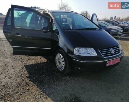 Черный Фольксваген Шаран, объемом двигателя 2 л и пробегом 241 тыс. км за 7950 $, фото 5 на Automoto.ua