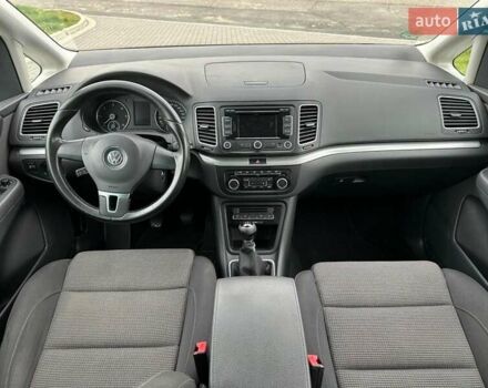 Черный Фольксваген Шаран, объемом двигателя 2 л и пробегом 477 тыс. км за 12300 $, фото 27 на Automoto.ua