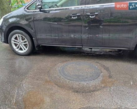 Чорний Фольксваген Шаран, об'ємом двигуна 2 л та пробігом 290 тис. км за 10500 $, фото 12 на Automoto.ua