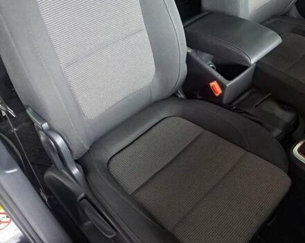 Чорний Фольксваген Шаран, об'ємом двигуна 2 л та пробігом 290 тис. км за 10500 $, фото 4 на Automoto.ua