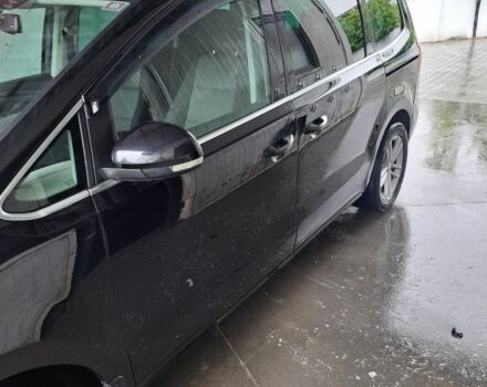 Чорний Фольксваген Шаран, об'ємом двигуна 2 л та пробігом 290 тис. км за 10500 $, фото 1 на Automoto.ua