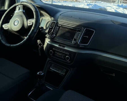 Черный Фольксваген Шаран, объемом двигателя 1.97 л и пробегом 309 тыс. км за 14500 $, фото 5 на Automoto.ua