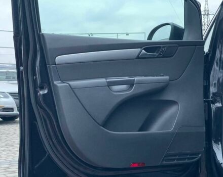 Черный Фольксваген Шаран, объемом двигателя 2 л и пробегом 235 тыс. км за 13950 $, фото 5 на Automoto.ua