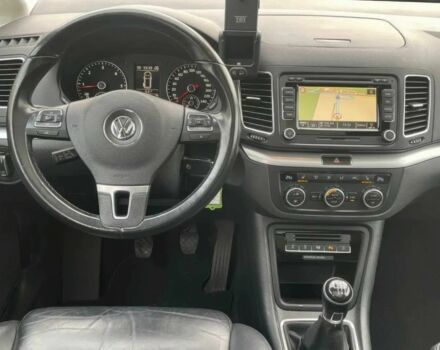 Фольксваген Шаран 2014 в Днепре (Днепропетровске) на Automoto.ua Черный Фольксваген Шаран, объемом двигателя 2 л и пробегом 81 тыс. км за 7800 $, фото 7 на Automoto.ua