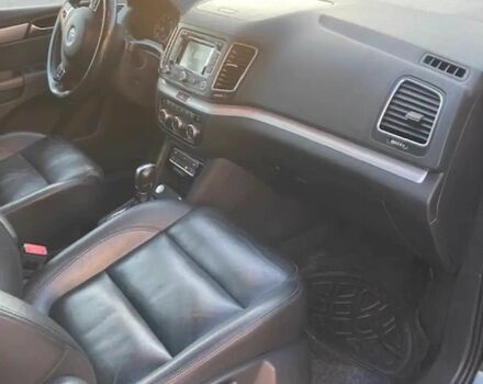 Черный Фольксваген Шаран, объемом двигателя 2 л и пробегом 83 тыс. км за 5900 $, фото 5 на Automoto.ua