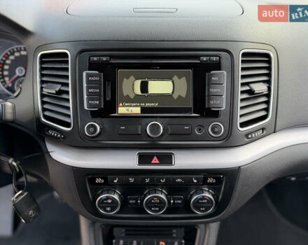 Чорний Фольксваген Шаран, об'ємом двигуна 2 л та пробігом 250 тис. км за 15900 $, фото 44 на Automoto.ua