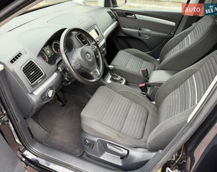 Чорний Фольксваген Шаран, об'ємом двигуна 2 л та пробігом 250 тис. км за 15900 $, фото 71 на Automoto.ua