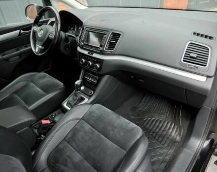 Чорний Фольксваген Шаран, об'ємом двигуна 2 л та пробігом 135 тис. км за 9200 $, фото 4 на Automoto.ua