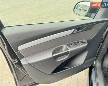 Черный Фольксваген Шаран, объемом двигателя 1.97 л и пробегом 290 тыс. км за 17604 $, фото 30 на Automoto.ua