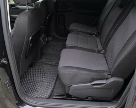 Черный Фольксваген Шаран, объемом двигателя 2 л и пробегом 147 тыс. км за 20000 $, фото 2 на Automoto.ua