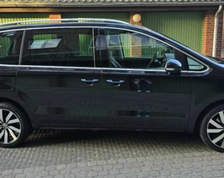 Черный Фольксваген Шаран, объемом двигателя 1.6 л и пробегом 48 тыс. км за 7500 $, фото 4 на Automoto.ua